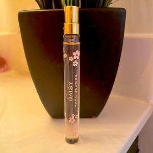 Brand new Marc Jacobs “Daisy” Eau So Fresh Travel Spray (without box)